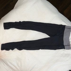 Lululemon leggings size four